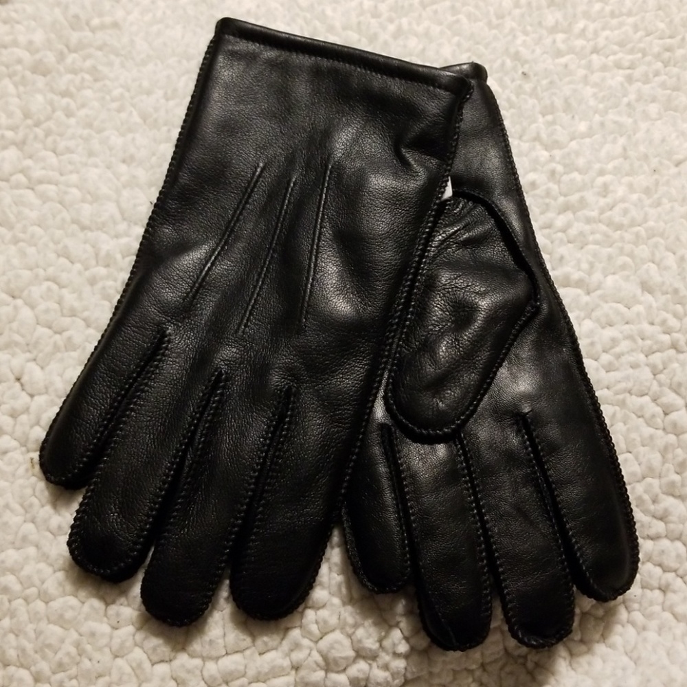 NWT Isotoner Signature Black leather gloves